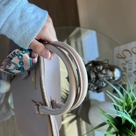 Prada Cammeo - Picture 9 of 9